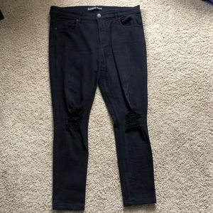 Women’s Distressed Jeans